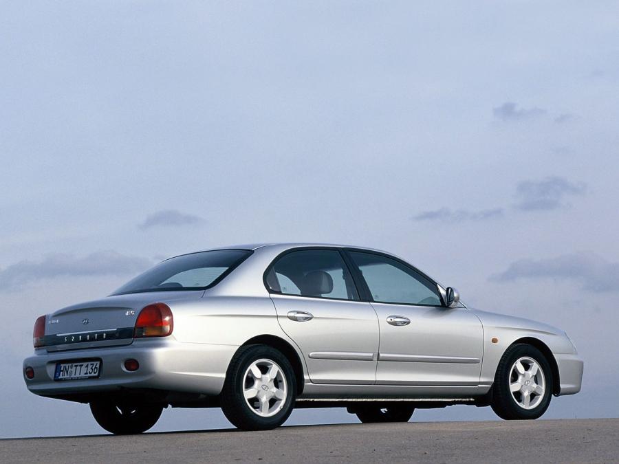  Hyundai Sonata 1998 года  (фото 4 из 9)